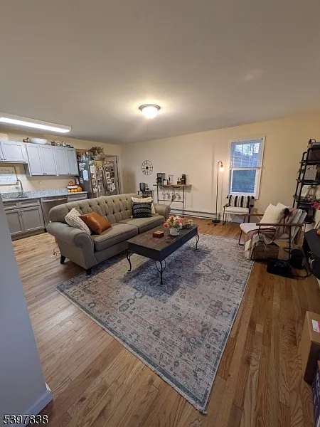 1 bed, 1.0 bath, $1,900 — Photo 2