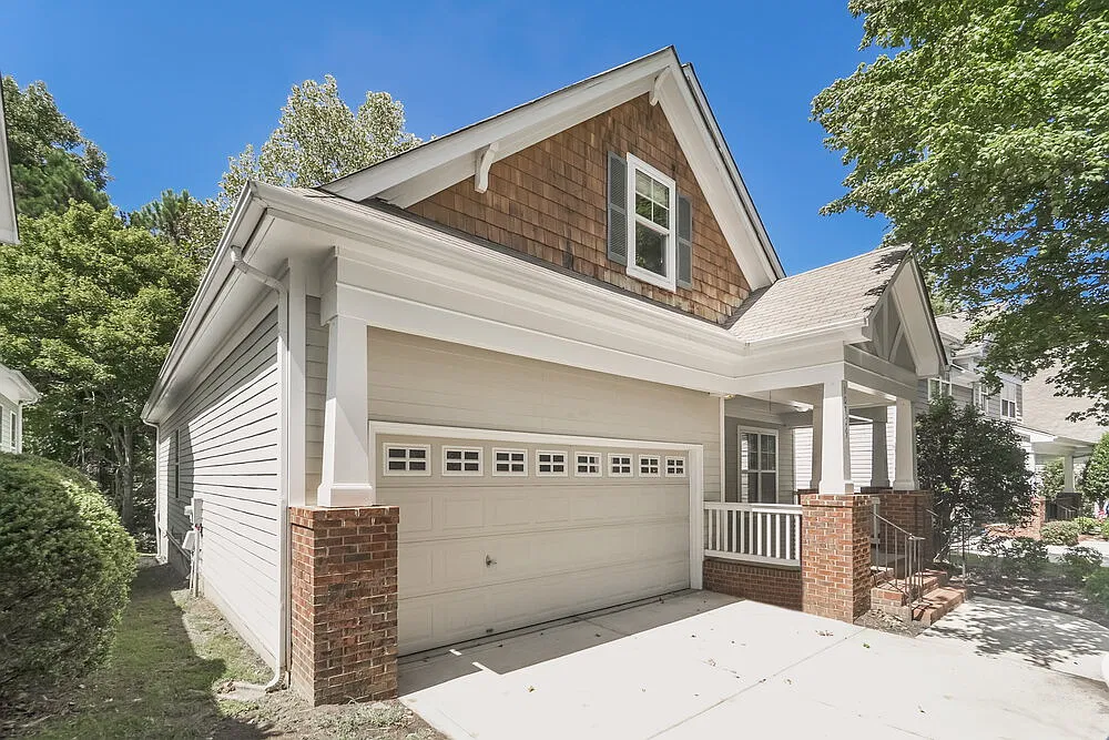 3 bed, 2.5 bath, 2664 sqft, $2,565 — Photo 4