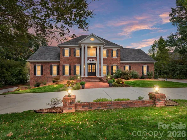 4401 Piper Glen Dr, Charlotte, NC 28277