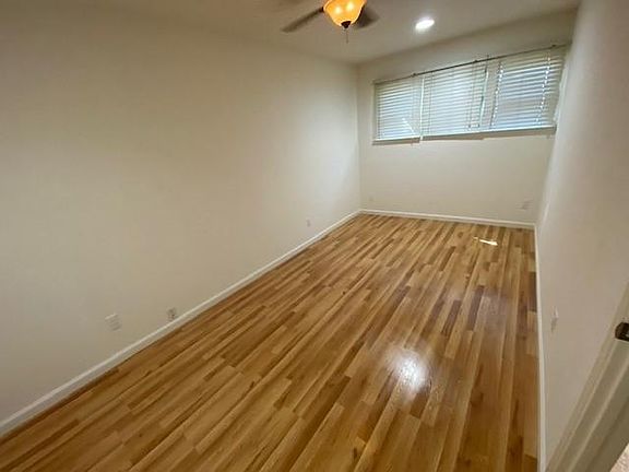 5th image of 346 W Main St