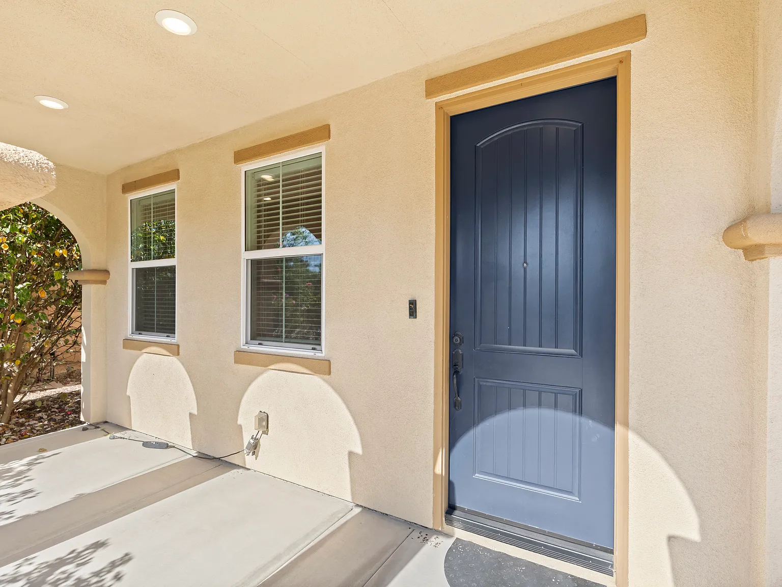 5 bed, 4.5 bath, 3598 sqft, $6,850 — Photo 3