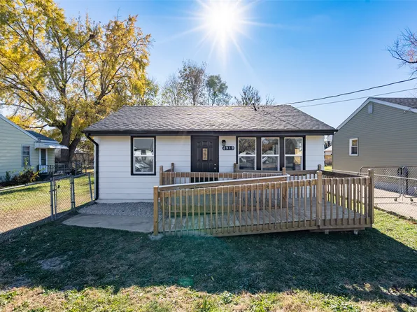 2919 Garfield Ave, Des Moines, IA 50317