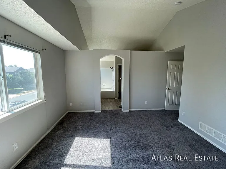 5045 Sweetgrass Ln — Photo 10