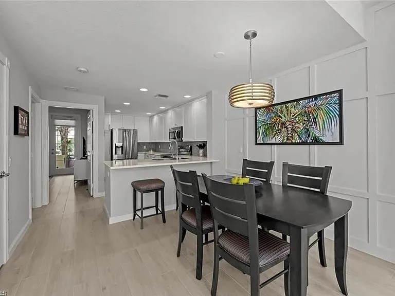15561 Latitude Dr — Photo 3
