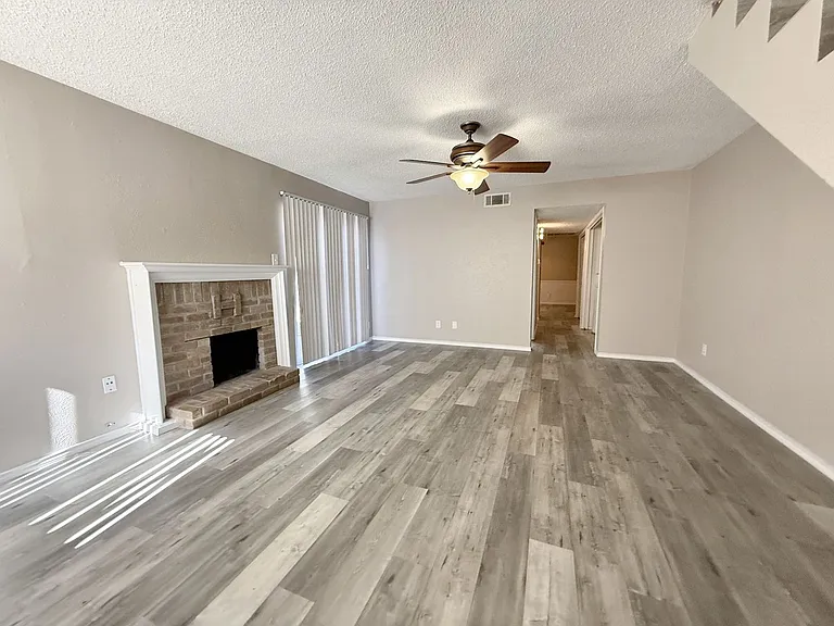 2625 Santiago Cir — Photo 4