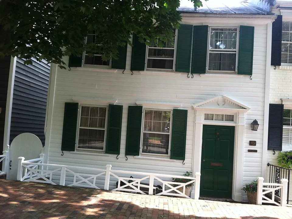 3524 P St NW
