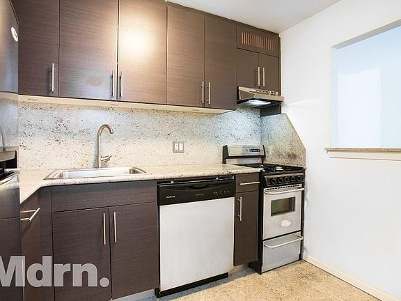 4th image of 123 E 54th St APT 9C