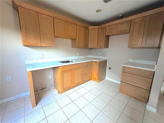5th image of 15006 Curran Rd
