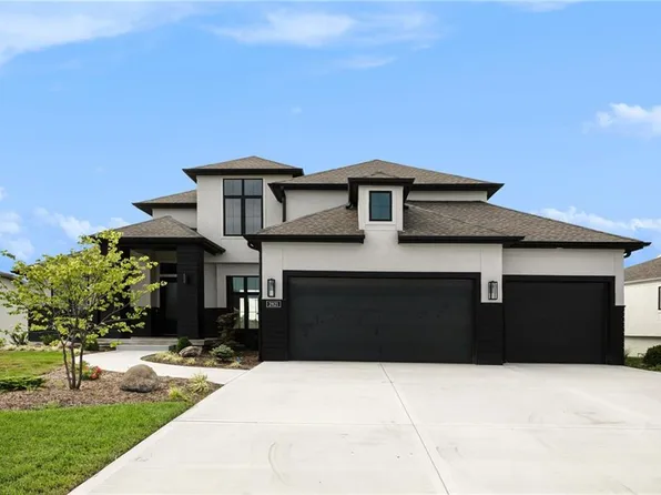 2821 NE 102nd St, Kansas City, MO 64155