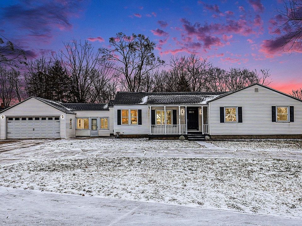 1st image of 880 Paw Paw Dr
