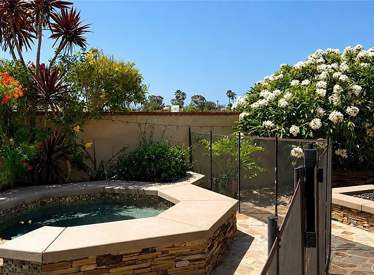 9042 Santiago Dr — Photo 3