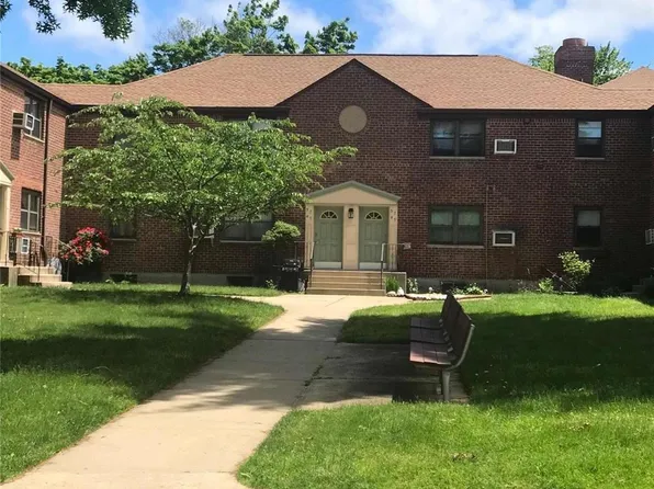 57-49 244th Street #1, Douglaston, NY 11362