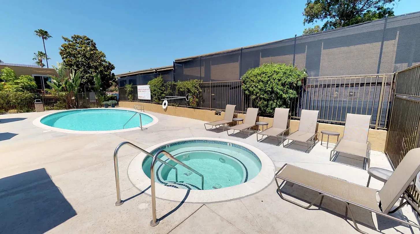 1 bed, 565 sqft, $1,915 — Photo 1