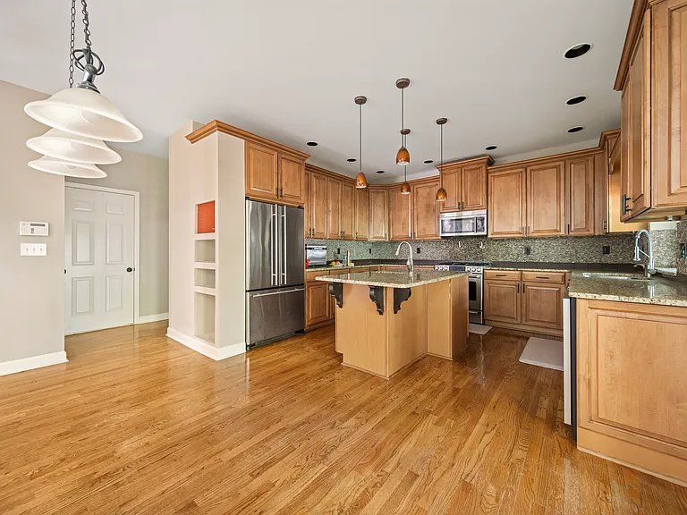 375 White Rose Trce — Photo 11