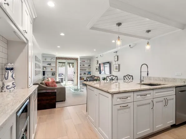 42 8th St APT 2105, Charlestown, MA 02129