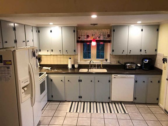 4th image of 175 Puritan Dr