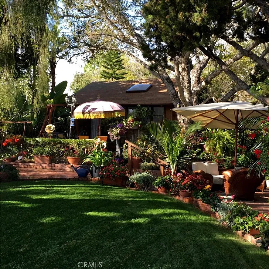 2 bed, 800 sqft, $3,499 — Photo 1