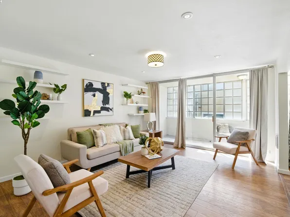 398 Adams St APT 304, Oakland, CA 94610