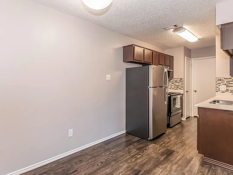 Eagle's Point Apartments — Photo 50