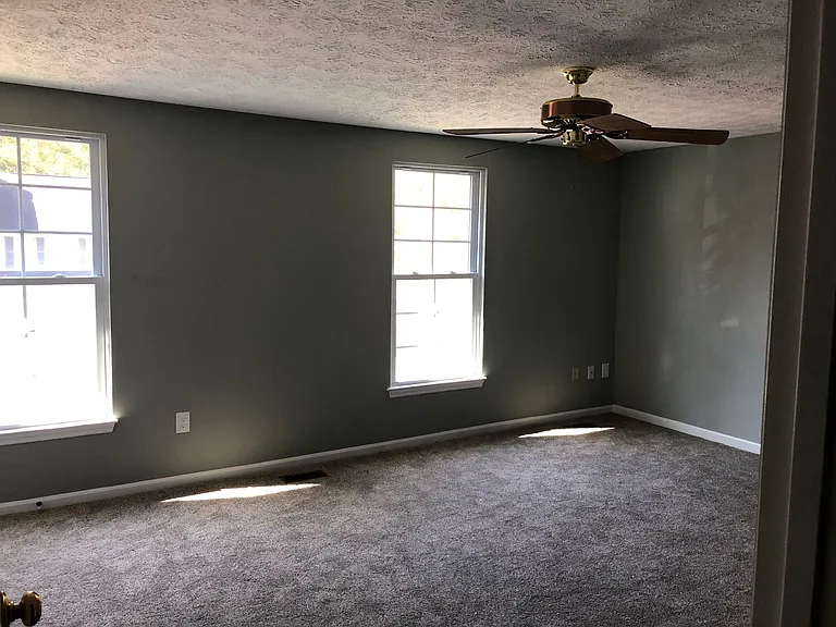 1818 Chester Way — Photo 13