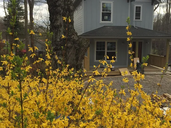 34 Dellwood St, Asheville, NC 28806