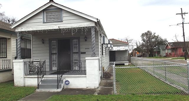 1st image of 2001 Clouet St