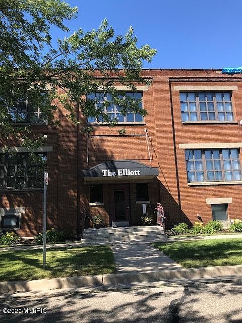 1st image of 633 Elliott Ave APT 3