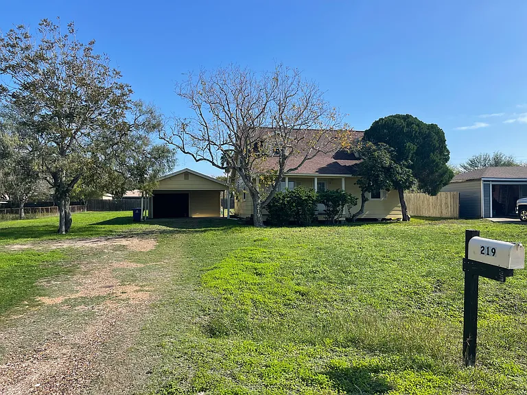 219 Allen Dr — Photo 9