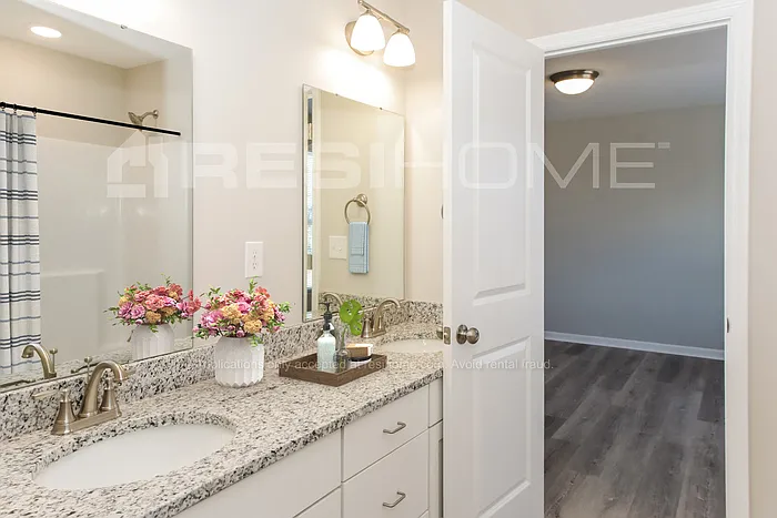 127 London Calvin Way — Photo 10