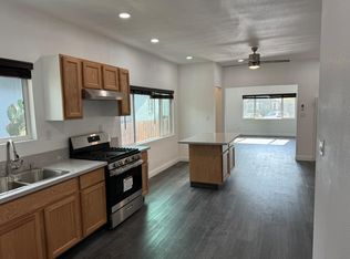 639 E 9th St, Long Beach, CA 90813