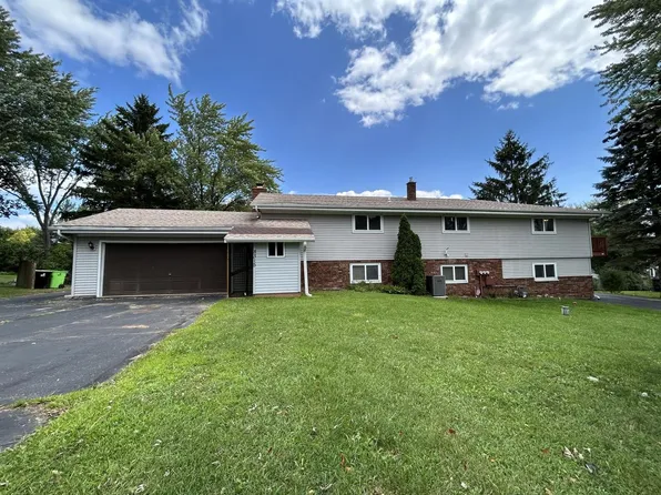 8315 Halverson ROAD, Waterford, WI 53185