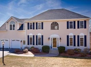 22 Glen Rd, Hopkinton, MA 01748