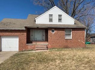 17253 McCracken Rd, Maple Heights, OH
