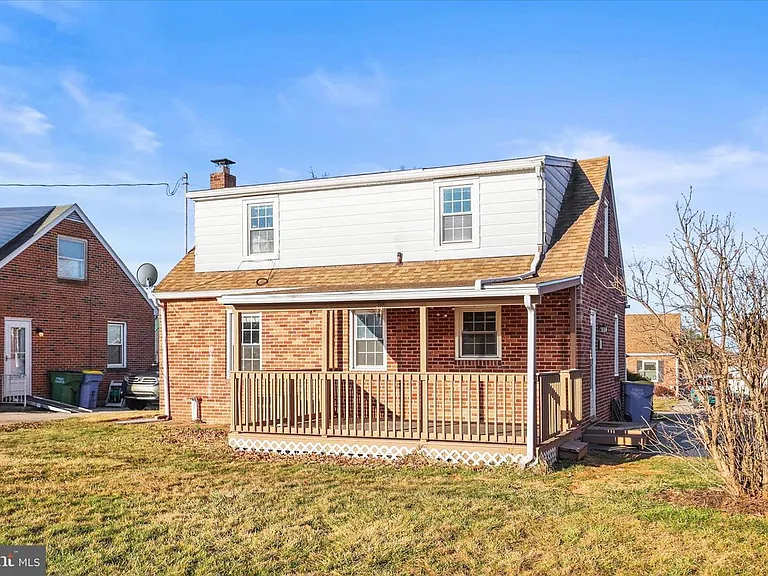 317 Greystone Rd — Photo 10