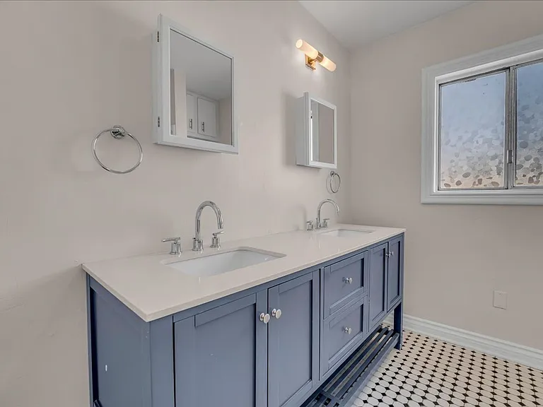 11661 Erwin St #15 — Photo 9