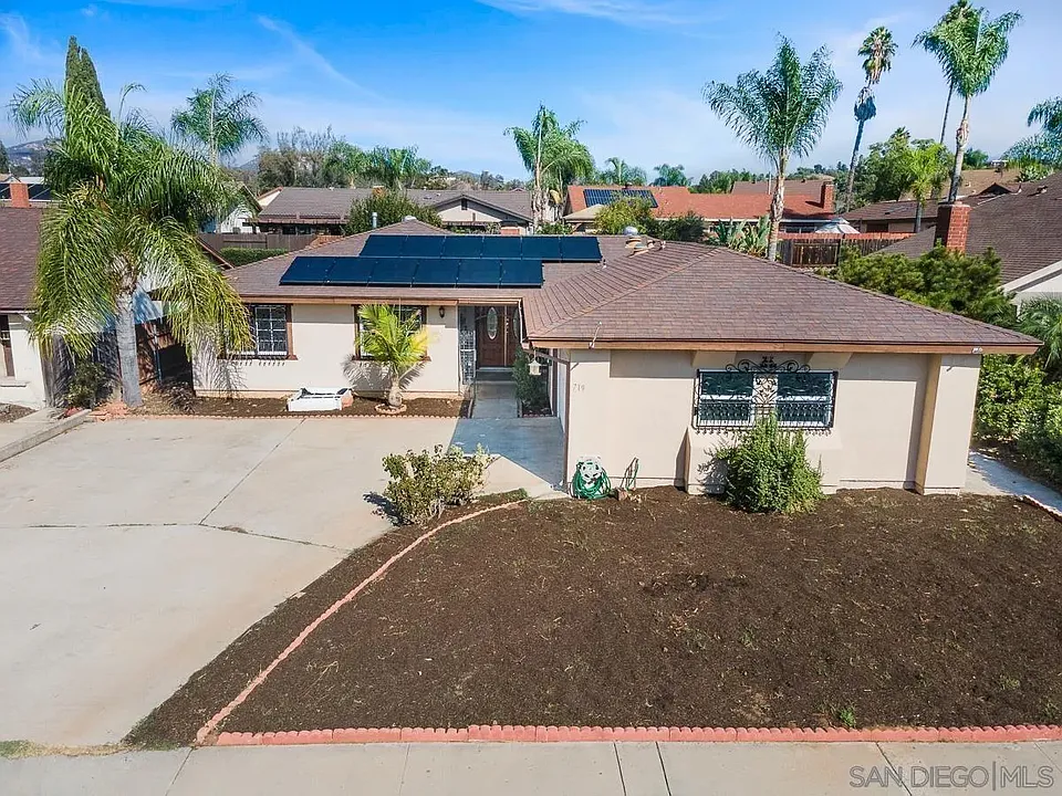 719 Mahogany Dr
