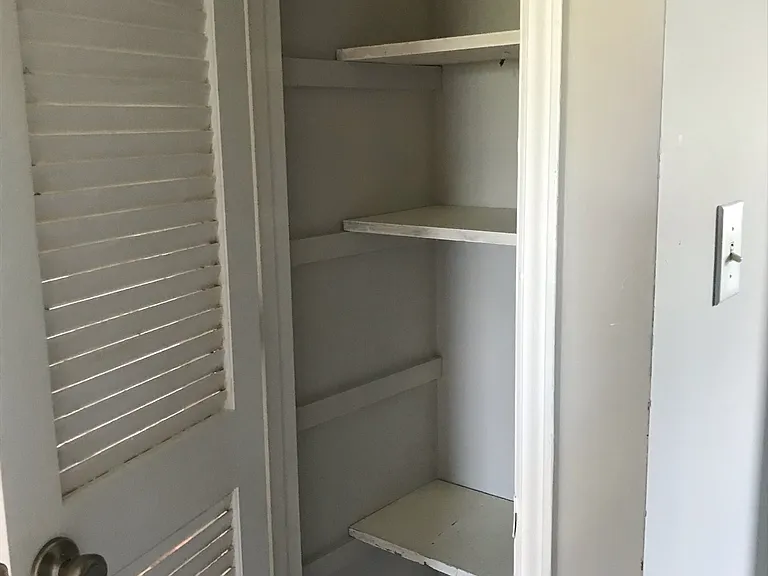 100 Grant Dr — Photo 14