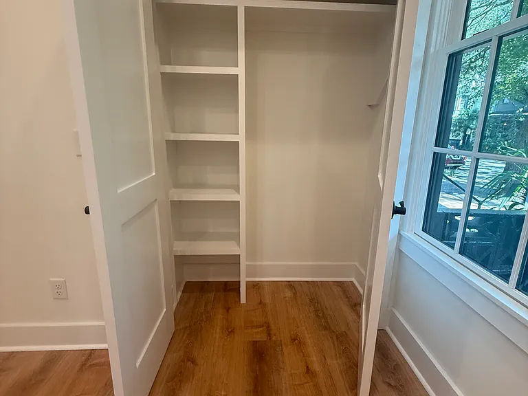 220 W Duffy St #A — Photo 6