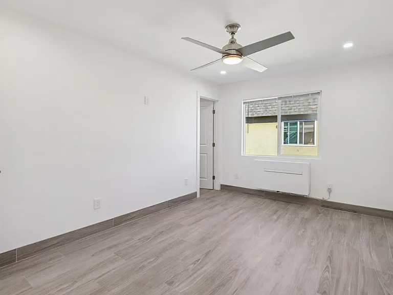 738 S Orange Ave — Photo 30