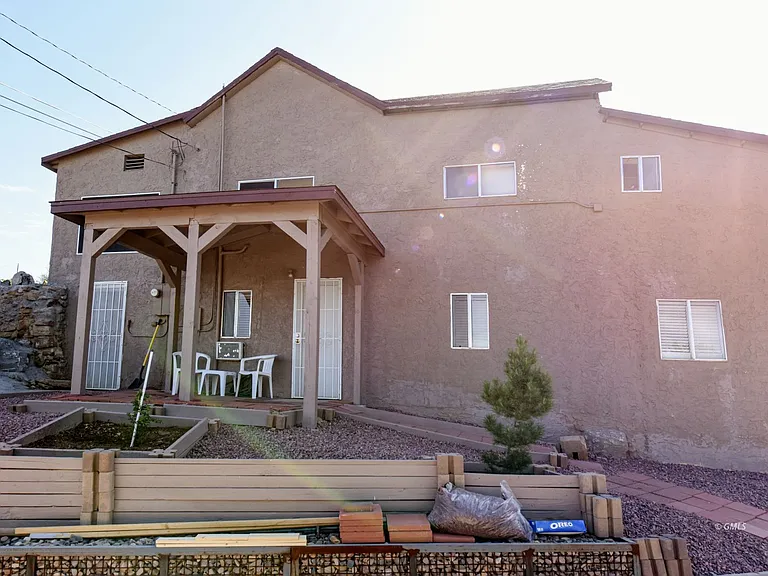 560 E Tonto St — Photo 1