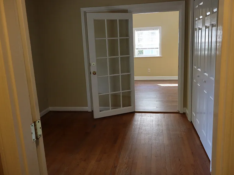 2109 Macleod St — Photo 11