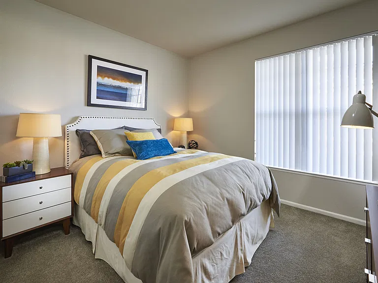 Bear Valley Park Apartments — Photo 8