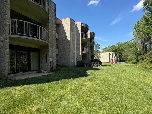 3334 Huntley Square Dr #T, Temple Hills, MD 20748