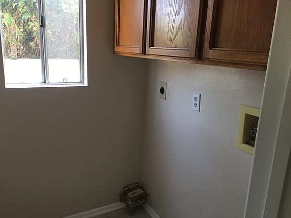 Laundry room f
