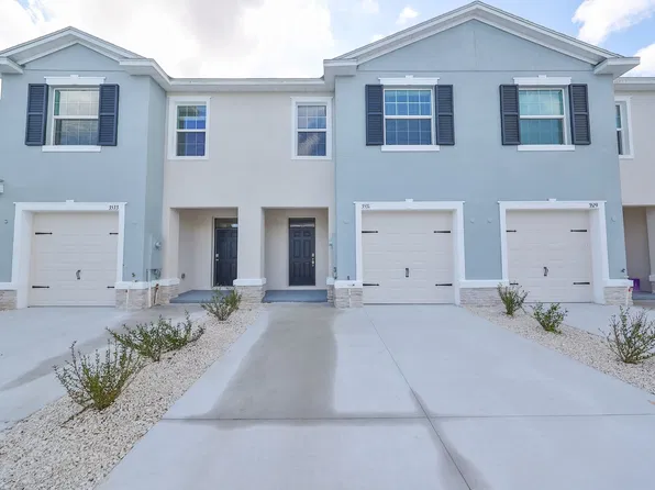 3531 White Dandelion Ct, Plant City, FL 33565