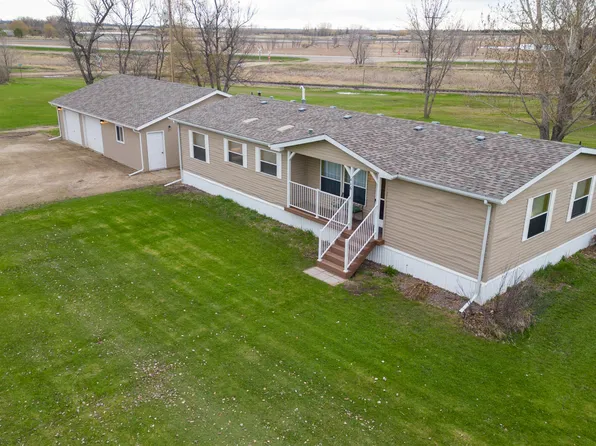 416 Bentley Ave, Pingree, ND 58476