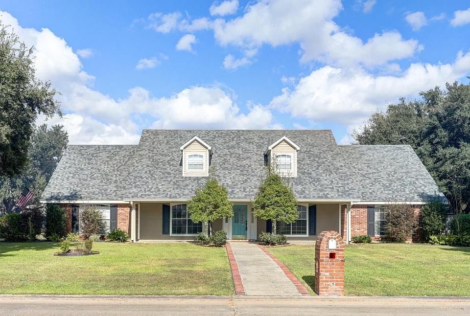 1st image of 814 Briarwood Dr