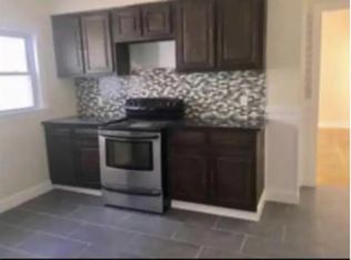 1213 Middlesex St #2, Lowell, MA 01851