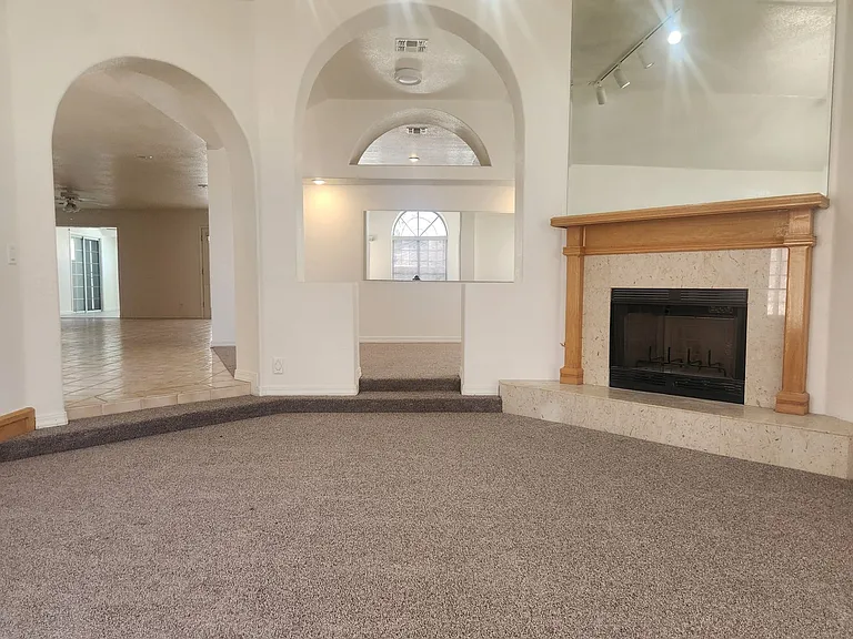 3660 Catalina Dr — Photo 6