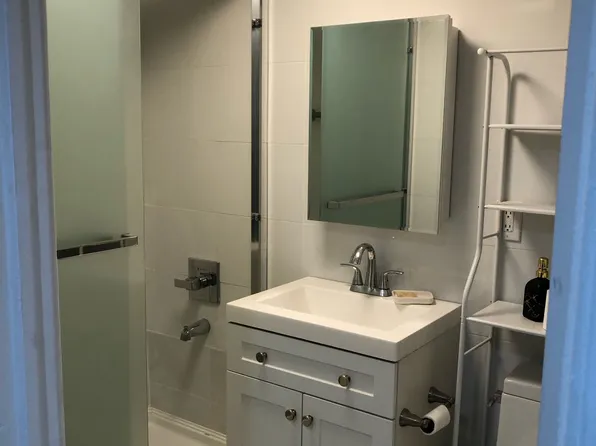 1039 Herkimer Street image 8 of 14